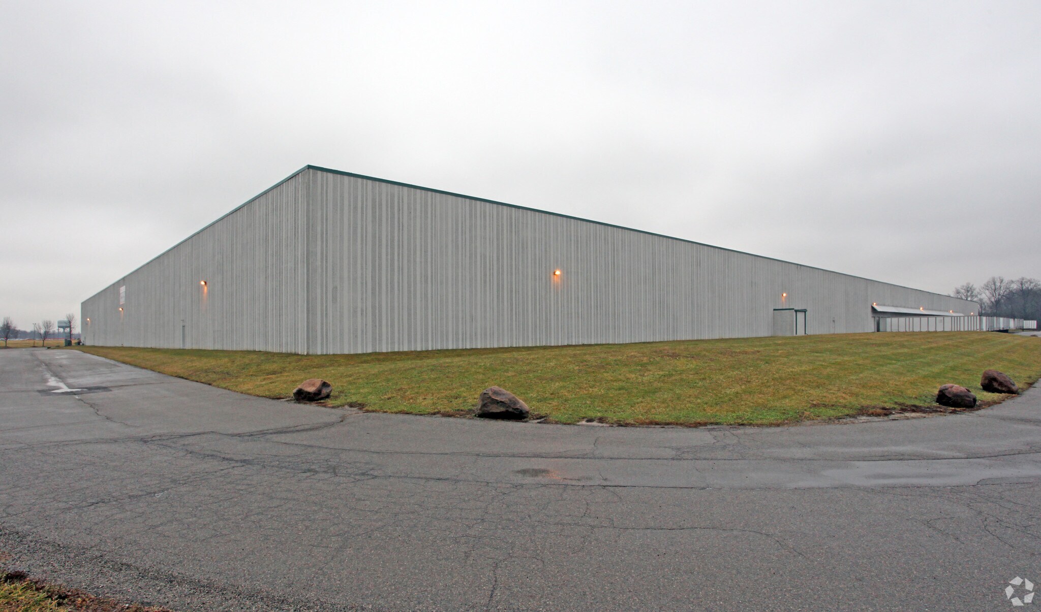 200 Arrowhead Blvd, Hebron, OH for lease Primary Photo- Image 1 of 15
