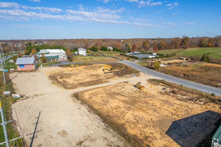 7630 Meadow Run Ln, Owings, MD à vendre - Photo du bâtiment - Image 2 de 6