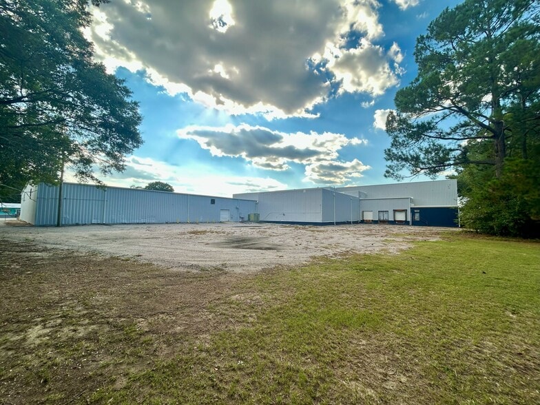 1317 E Main St, Dillon, SC for lease - Building Photo - Image 2 of 8