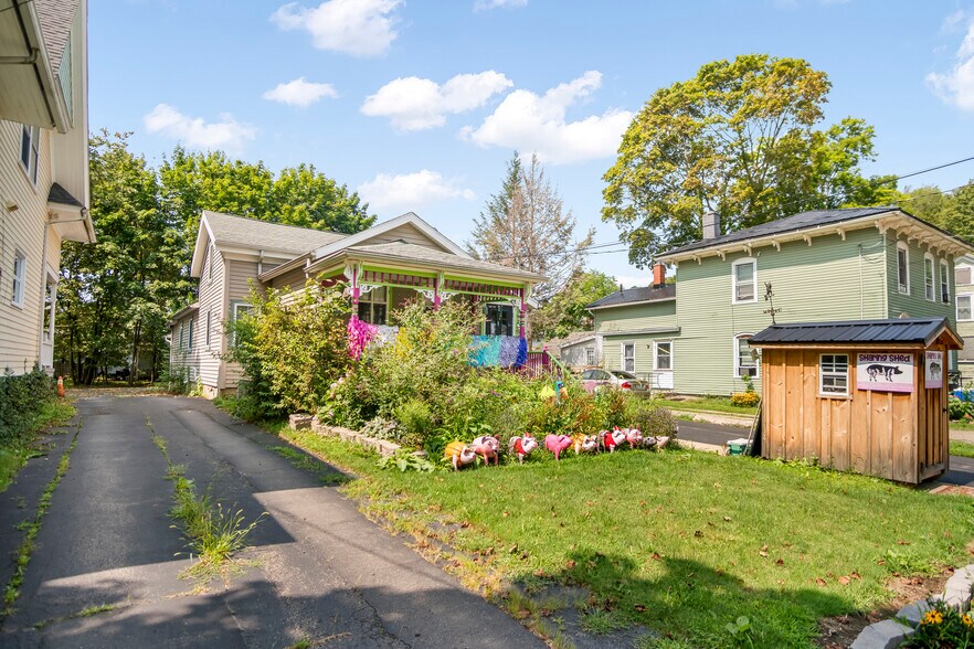 34 White St, Fredonia, NY à vendre - Photo du bâtiment - Image 2 de 24