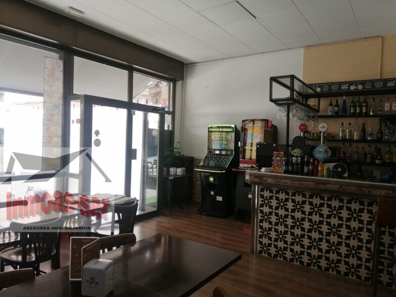 Retail in Barcelona, Barcelona for lease - Interior Photo - Image 2 of 6