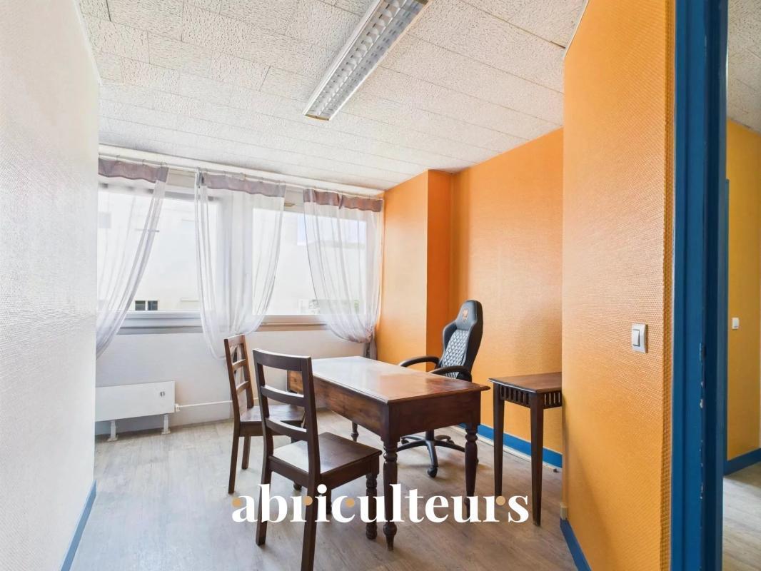 Office in Chartres for sale Interior Photo- Image 1 of 10