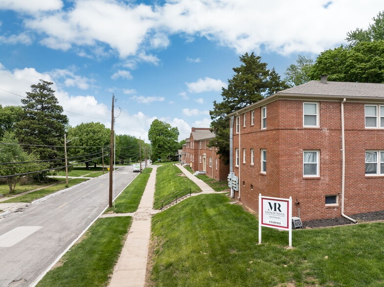 120 W Elizabeth St, Independence, MO à vendre - Photo du bâtiment - Image 2 de 15