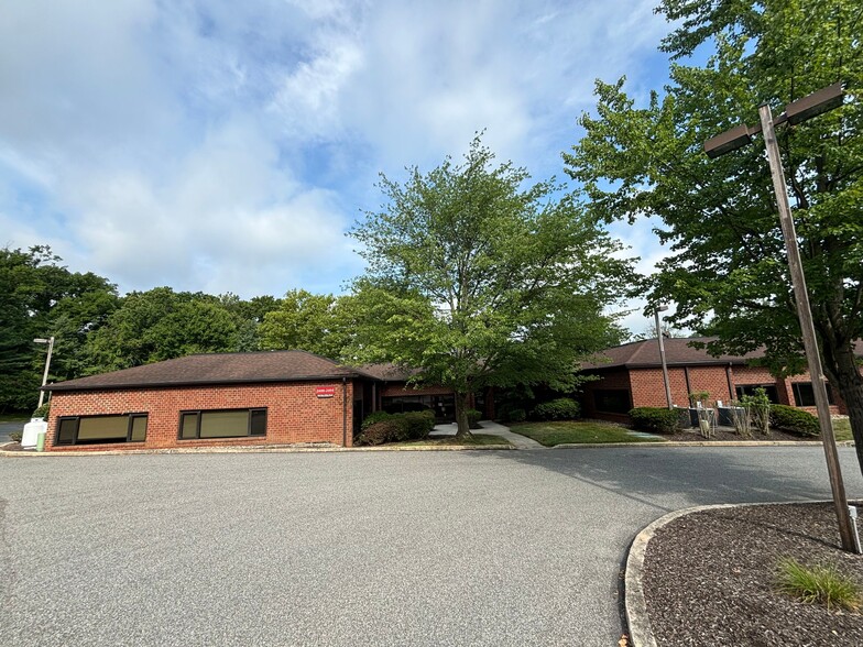 950 W Valley Rd, Wayne, PA for sale - Building Photo - Image 3 of 20