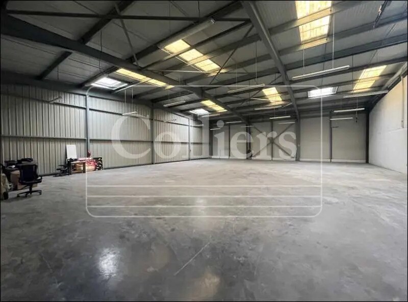 Flex in Pertuis for lease Interior Photo- Image 1 of 7