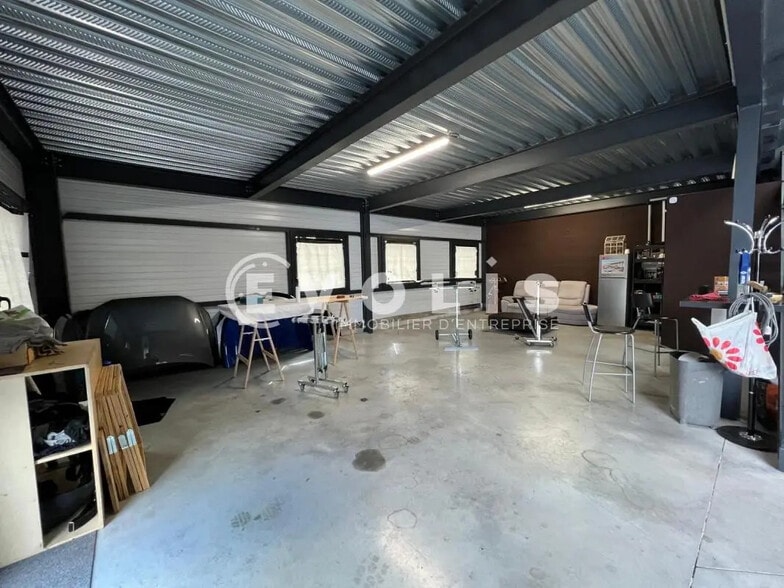 Flex in Genay for lease - Interior Photo - Image 3 of 10