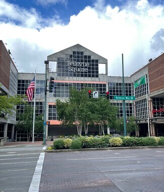 Plus de détails pour 575 Bellevue Sq, Bellevue, WA - Commerce de détail à louer