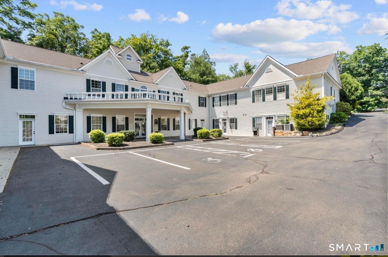 2488 Boston Post Rd, Guilford, CT for lease Primary Photo- Image 1 of 13