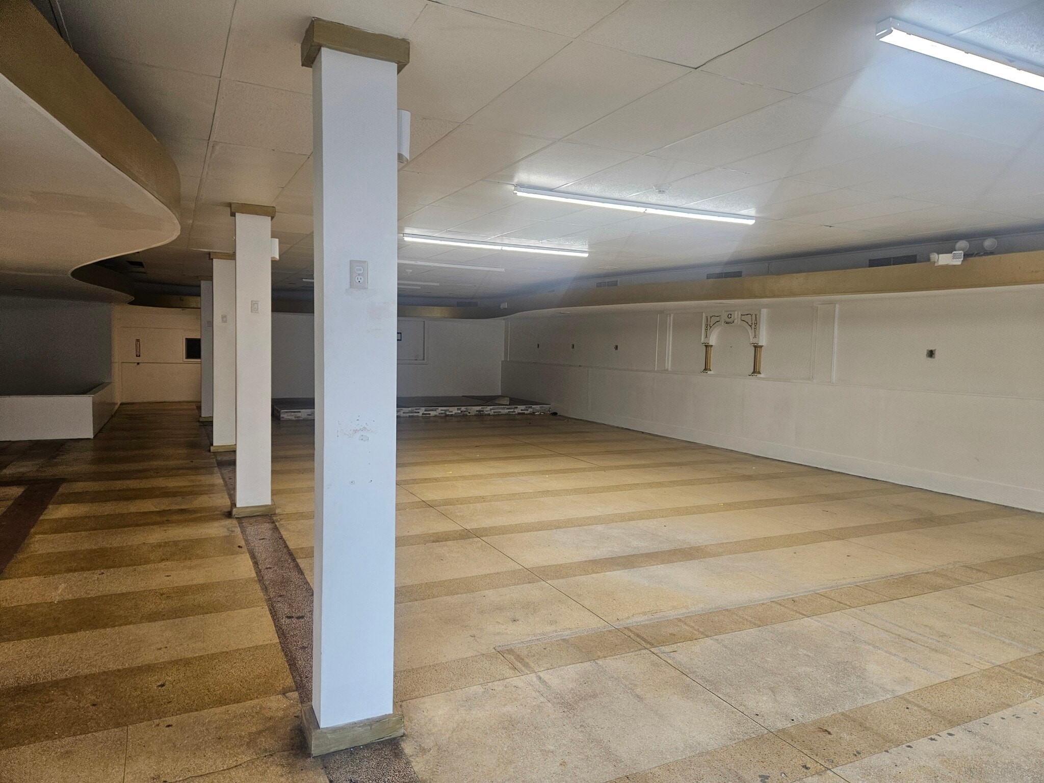 1822-1826 N Main Ave, Scranton, PA for lease Interior Photo- Image 1 of 4