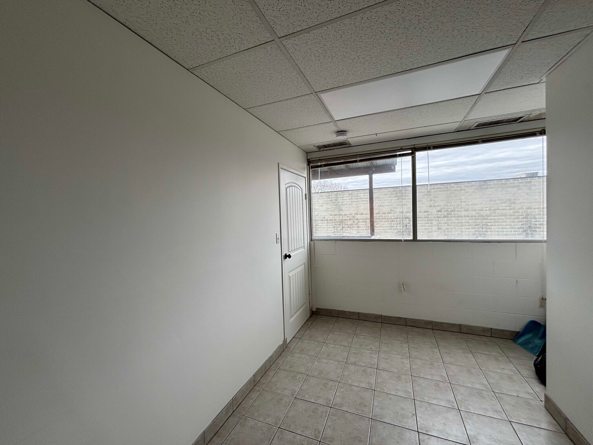 2810 48 Av, Vernon, BC for lease Primary Photo- Image 1 of 9