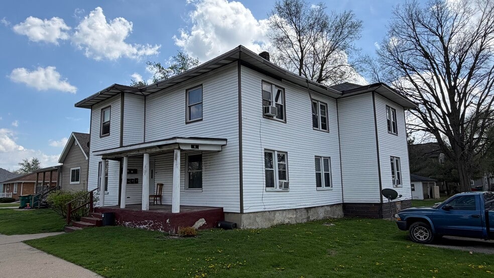 103 N Division St, Pontiac, IL for sale - Building Photo - Image 3 of 5