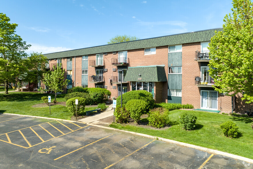 1547 W Irving Park Rd, Itasca, IL for sale - Primary Photo - Image 1 of 1