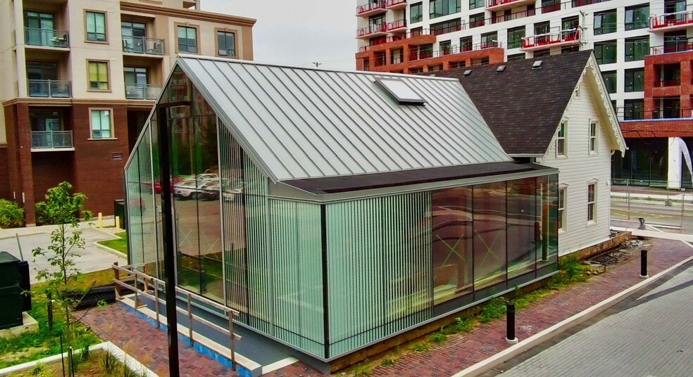 2460 Bronte Rd, Oakville, ON for sale - Primary Photo - Image 1 of 1