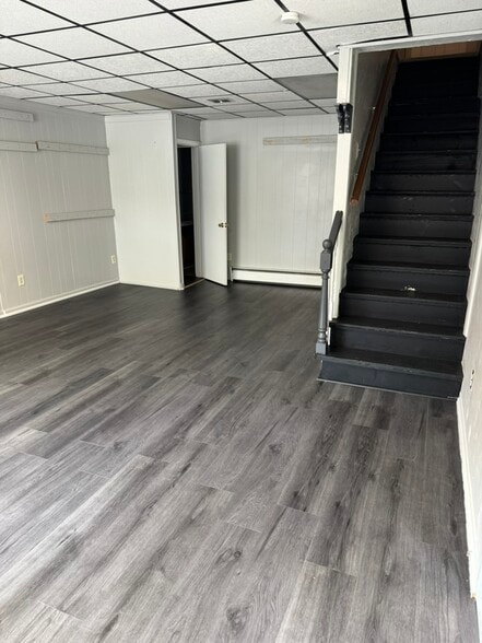 435 1/2 Cavitt Ave, Trafford, PA à louer - Photo du bâtiment - Image 3 de 9