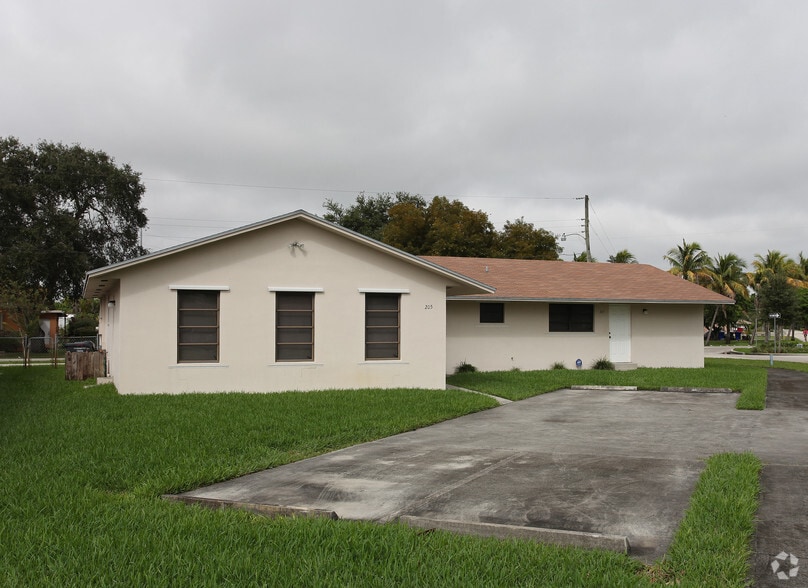 205-207 N 59th Ave, Hollywood, FL for sale - Building Photo - Image 2 of 2