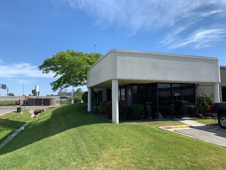 2235 S 1300 W, Salt Lake City, UT à louer - Photo du bâtiment - Image 2 de 5