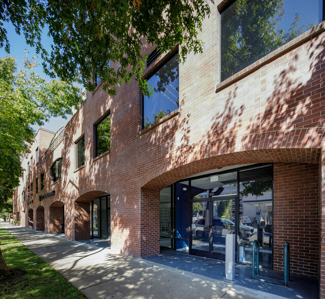 2801-2831 J St, Sacramento, CA for lease - Building Photo - Image 2 of 14