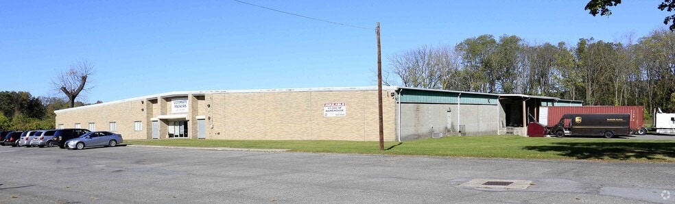 106 Pierces Rd, Newburgh, NY à louer - Photo du bâtiment - Image 2 de 12