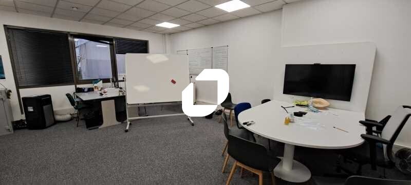 Office in Noisy-le-Sec for lease - Interior Photo - Image 3 of 7