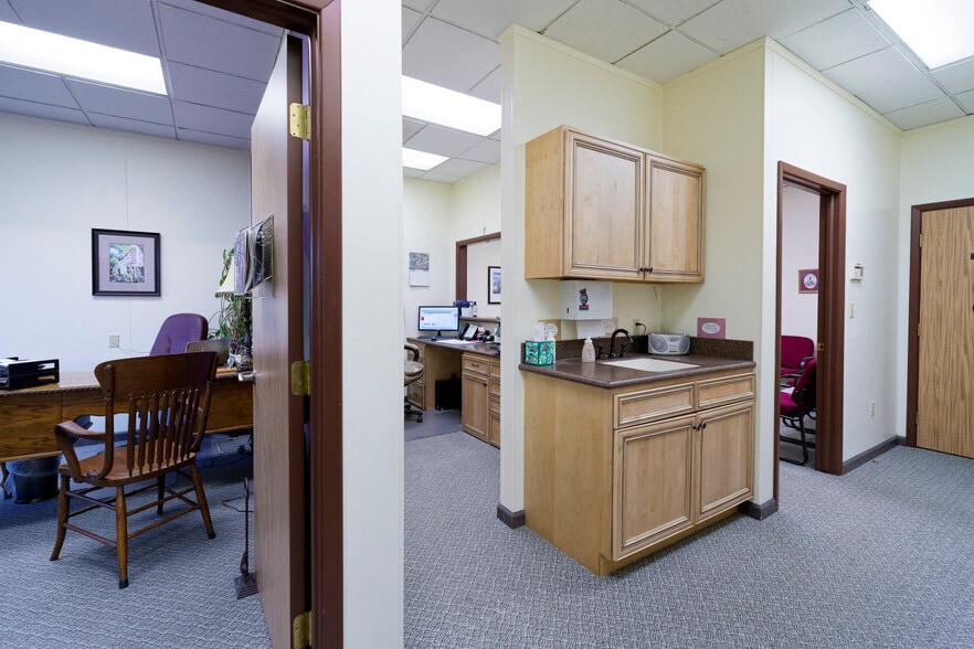 800 W Platinum St, Butte, MT for sale - Interior Photo - Image 2 of 8