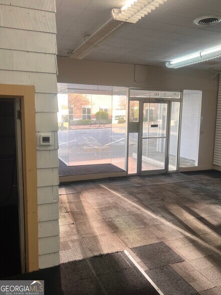 111 Ridley Ave, Lagrange, GA à vendre - Photo intérieure - Image 2 de 12