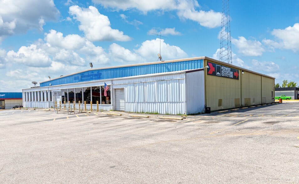 500 S Commercial St, Crocker, MO à vendre - Photo du bâtiment - Image 2 de 15