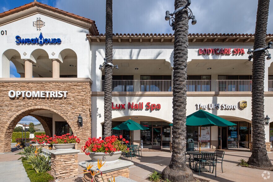 1001 Avenida Pico, San Clemente, CA à louer - Photo du bâtiment - Image 3 de 31