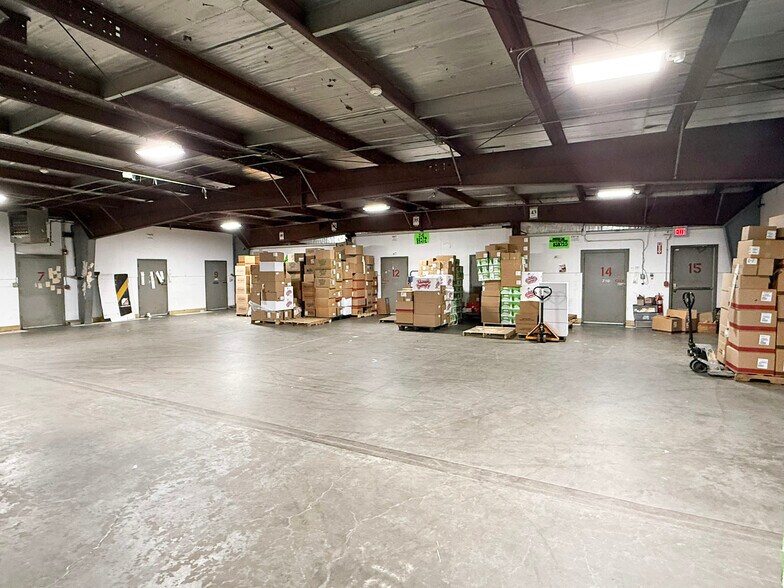 20 Colby Rd, Litchfield, NH à louer - Photo du bâtiment - Image 2 de 4