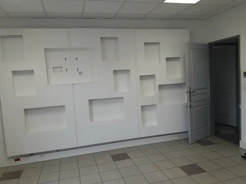 Office in Châteaurenard for lease - Interior Photo - Image 3 of 3