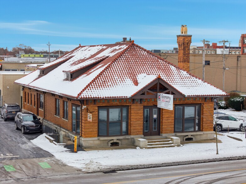 1175 E Main St, Rochester, NY à vendre - Photo du bâtiment - Image 2 de 34