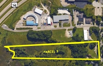 277 Sussex St, Pewaukee, WI - AERIAL map view