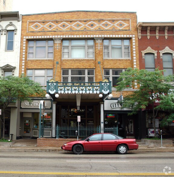 311 Main St, Peoria, IL à vendre - Photo du bâtiment - Image 2 de 59