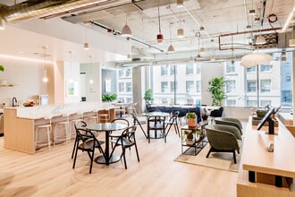 400 University St, Seattle, WA for lease Interior Photo- Image 2 of 11