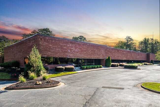 Plus de détails pour 3201 Atlanta Industrial Pky NW, Atlanta, GA - Bureau, Local d'activités à louer
