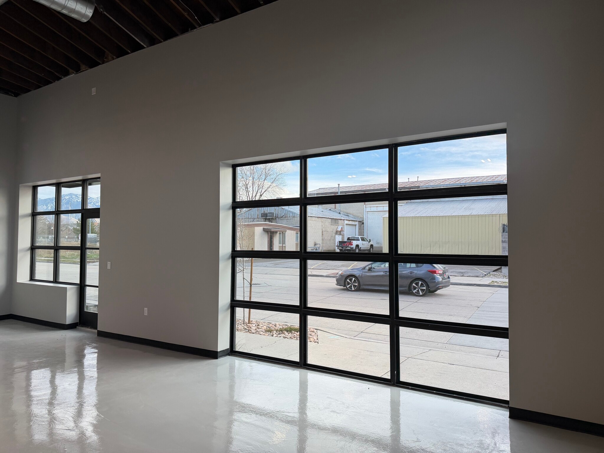 250 W Paxton Ave, Salt Lake City, UT for lease Interior Photo- Image 1 of 7