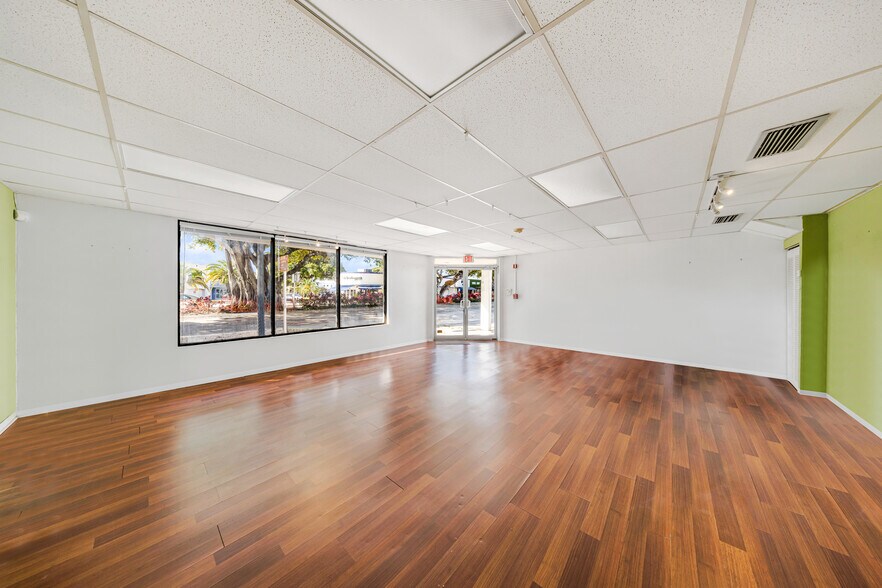1235 SW 22nd St, Miami, FL à louer - Photo du bâtiment - Image 2 de 23