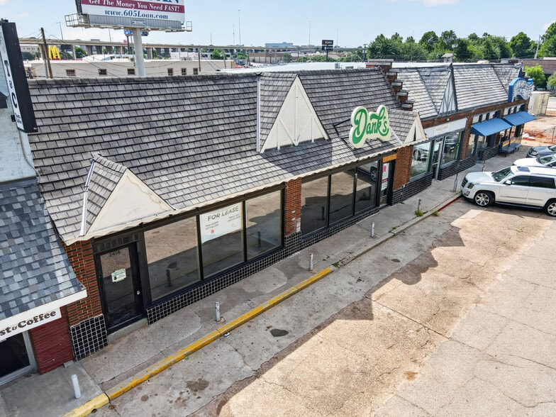 2412-2414 N Robinson Ave, Oklahoma City, OK for lease - Building Photo - Image 2 of 44