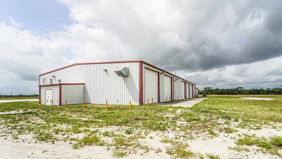 5500 SW Moody St, Victoria, TX for sale - Building Photo - Image 3 of 55