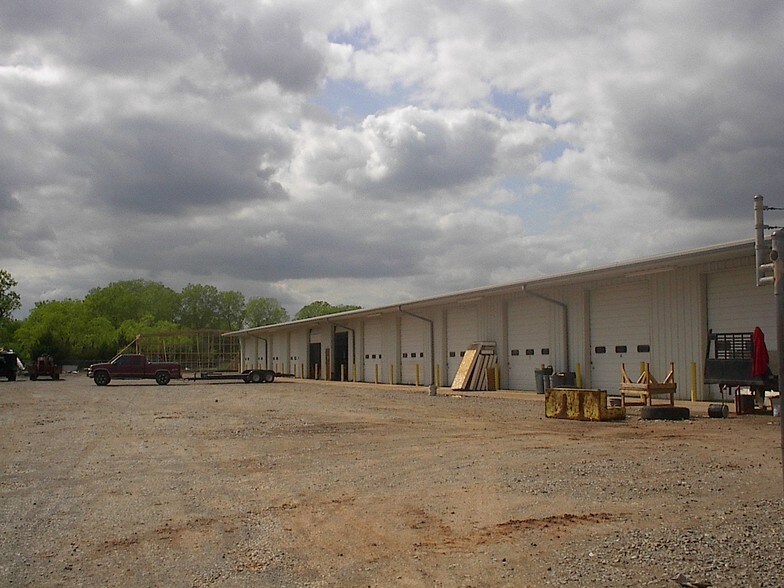 5510 N Highway 81, Enid, OK à louer - Photo du bâtiment - Image 1 de 9