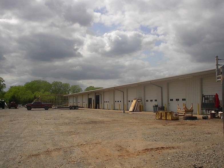 5510 N Highway 81, Enid, OK à louer - Photo du bâtiment - Image 2 de 23