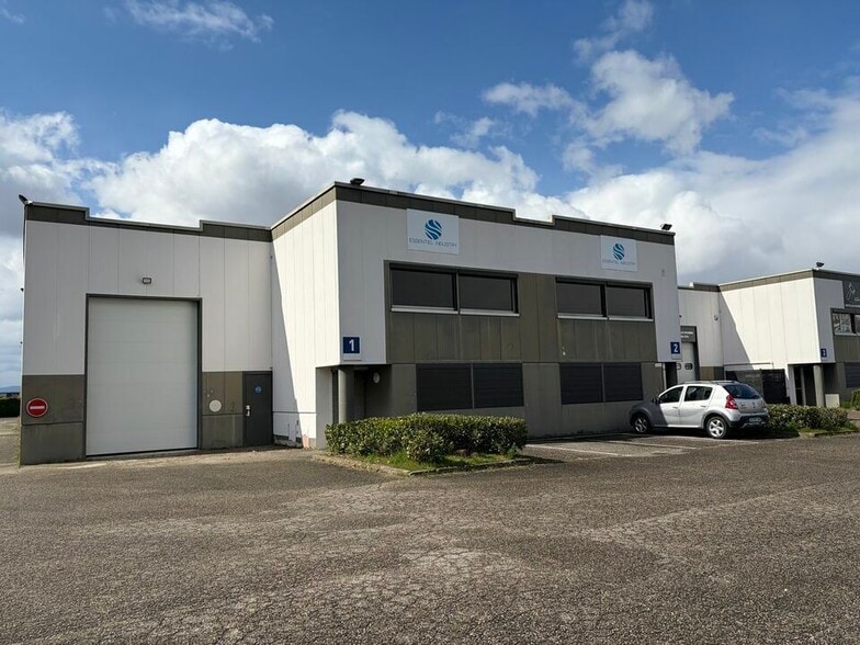 58 Avenue Des Bruyères, Décines-Charpieu for lease - Building Photo - Image 1 of 12