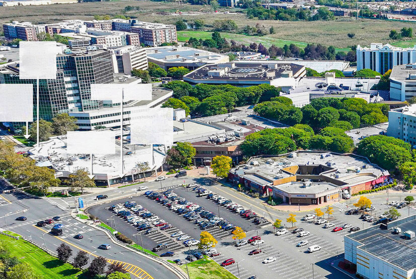 700 Plaza Dr, Secaucus, NJ à louer Photo du bâtiment- Image 1 de 5