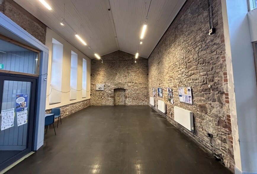 High St, Bristol for sale - Interior Photo - Image 3 of 8