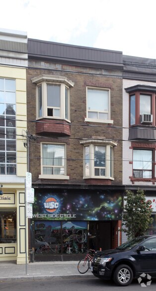 213 Roncesvalles Ave, Toronto, ON for sale - Primary Photo - Image 1 of 1