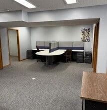 212 W Main St W, Waconia, MN à louer Photo intérieure- Image 2 de 5