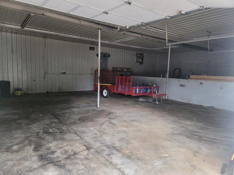 7744 S Highway 27, Burnside, KY for lease - Interior Photo - Image 2 of 8