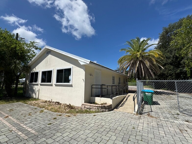 2362 S Nova Rd, Daytona Beach, FL for lease - Building Photo - Image 2 of 11