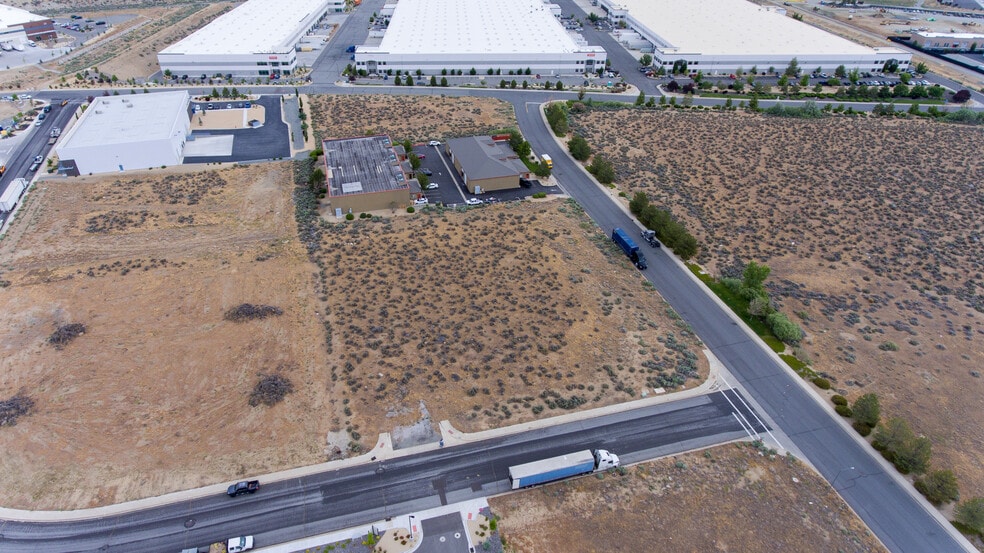 205 Distribution dr, Sparks, NV for sale - Building Photo - Image 2 of 8
