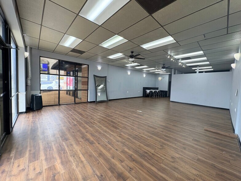 2277 NW Military Hwy, San Antonio, TX à louer - Photo du bâtiment - Image 2 de 8