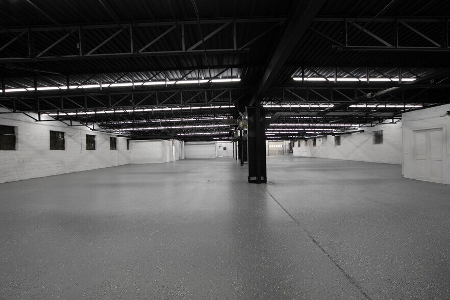 717 Creek Rd, Bellmawr, NJ à louer - Photo du bâtiment - Image 3 de 28